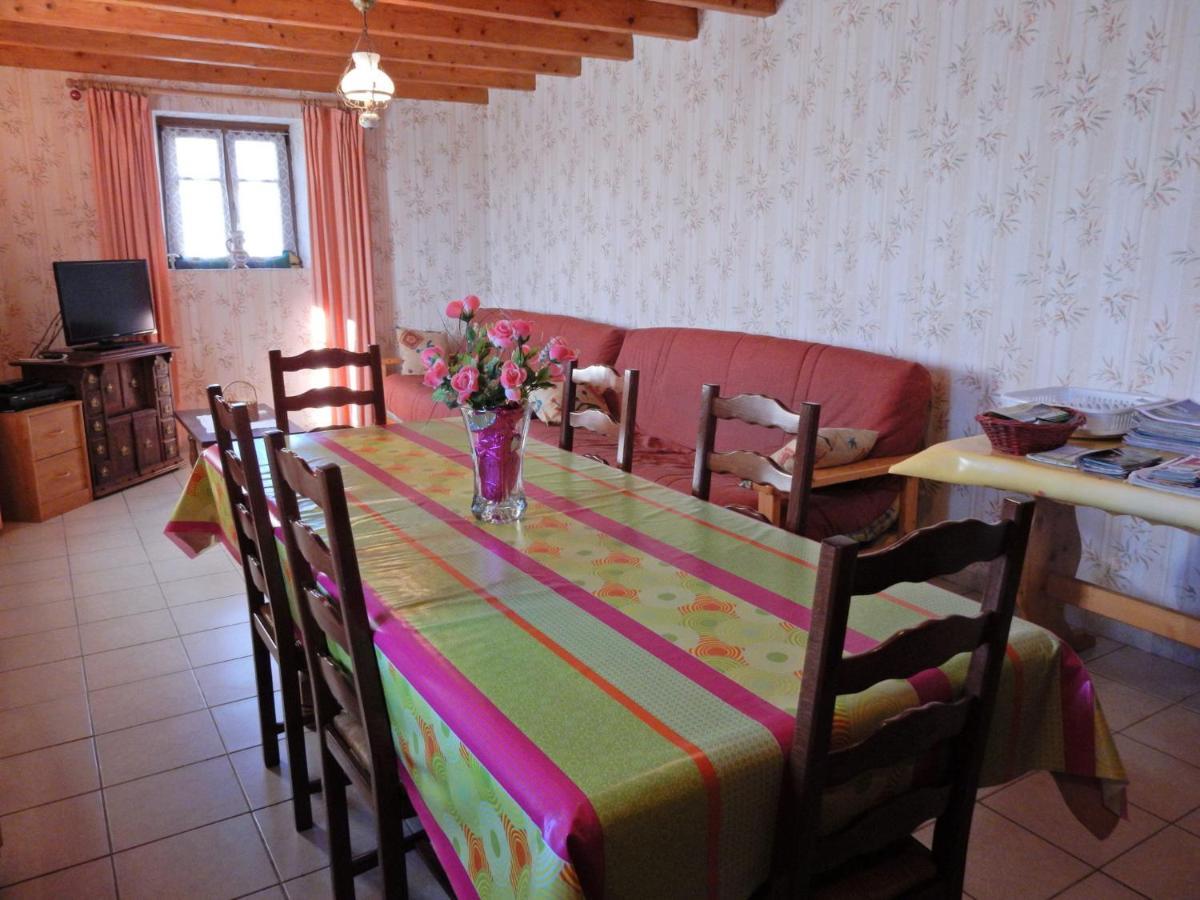 Spacious Holiday Home Near The Forest Esmoulieres Экстерьер фото